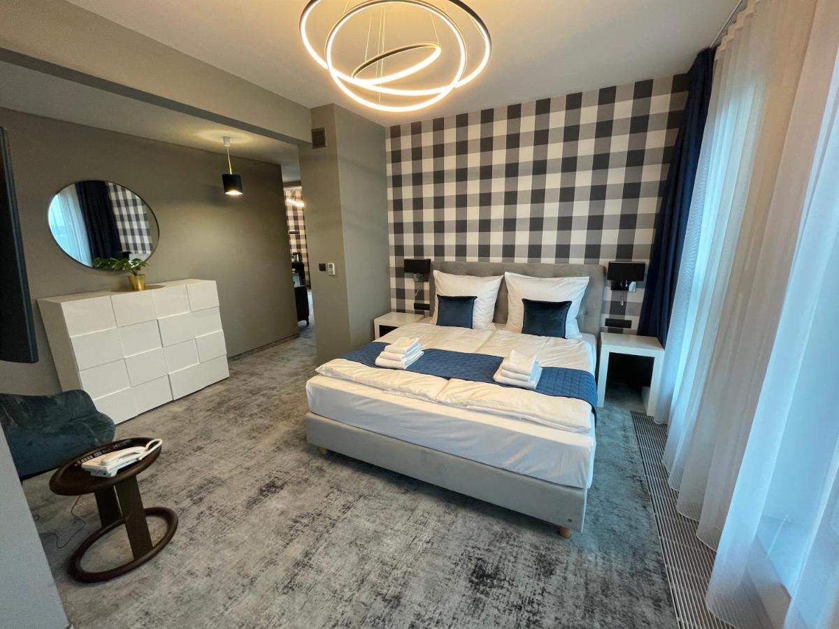 Hotel Sanova Jarosław 外观 照片