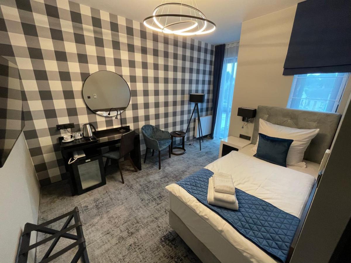 Hotel Sanova Jarosław 外观 照片