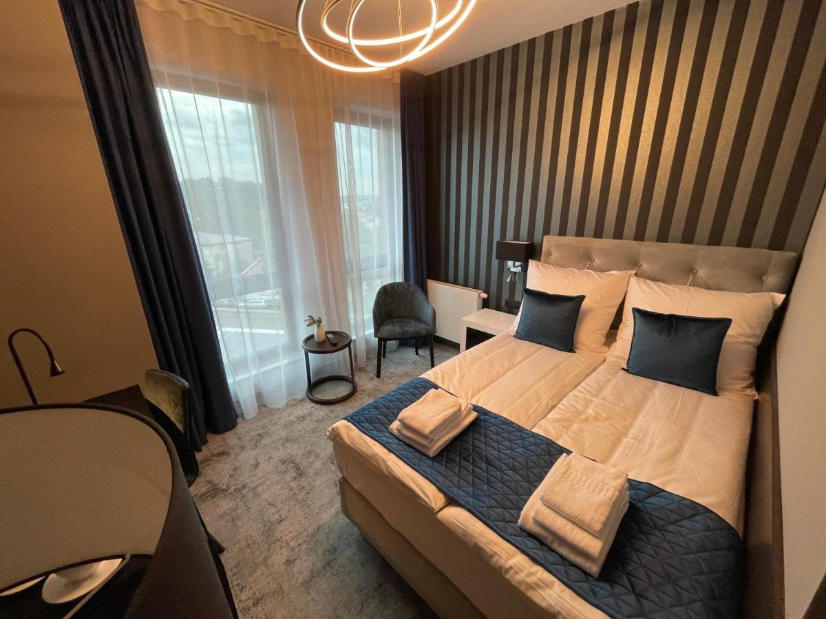Hotel Sanova Jarosław 外观 照片