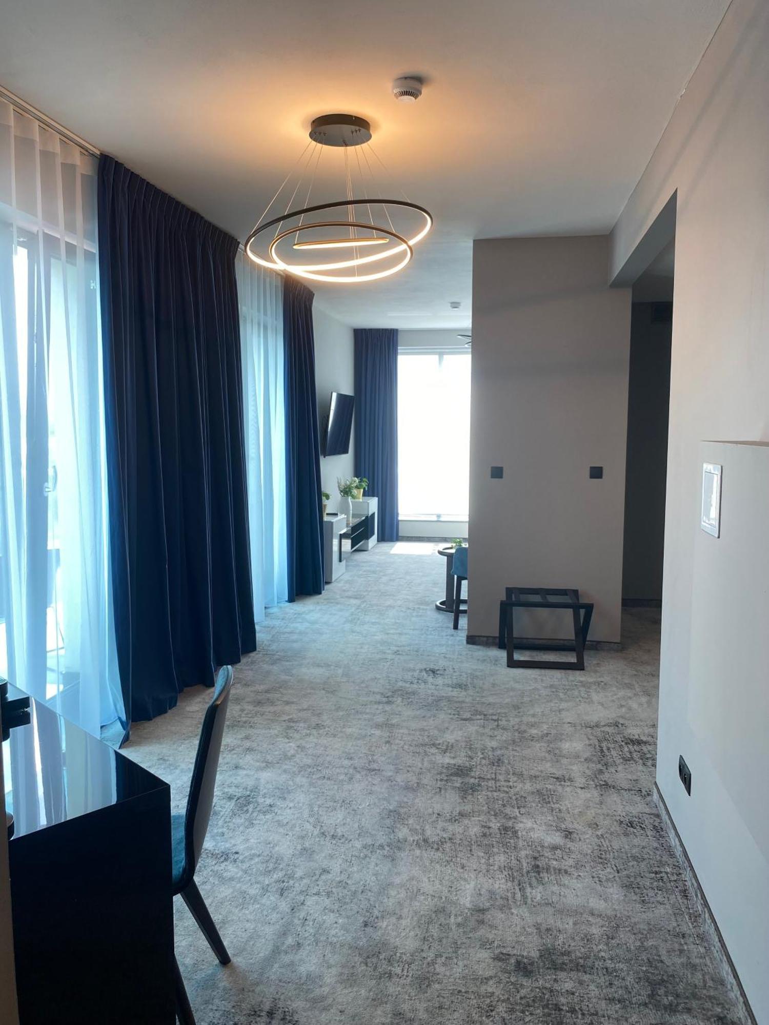 Hotel Sanova Jarosław 外观 照片