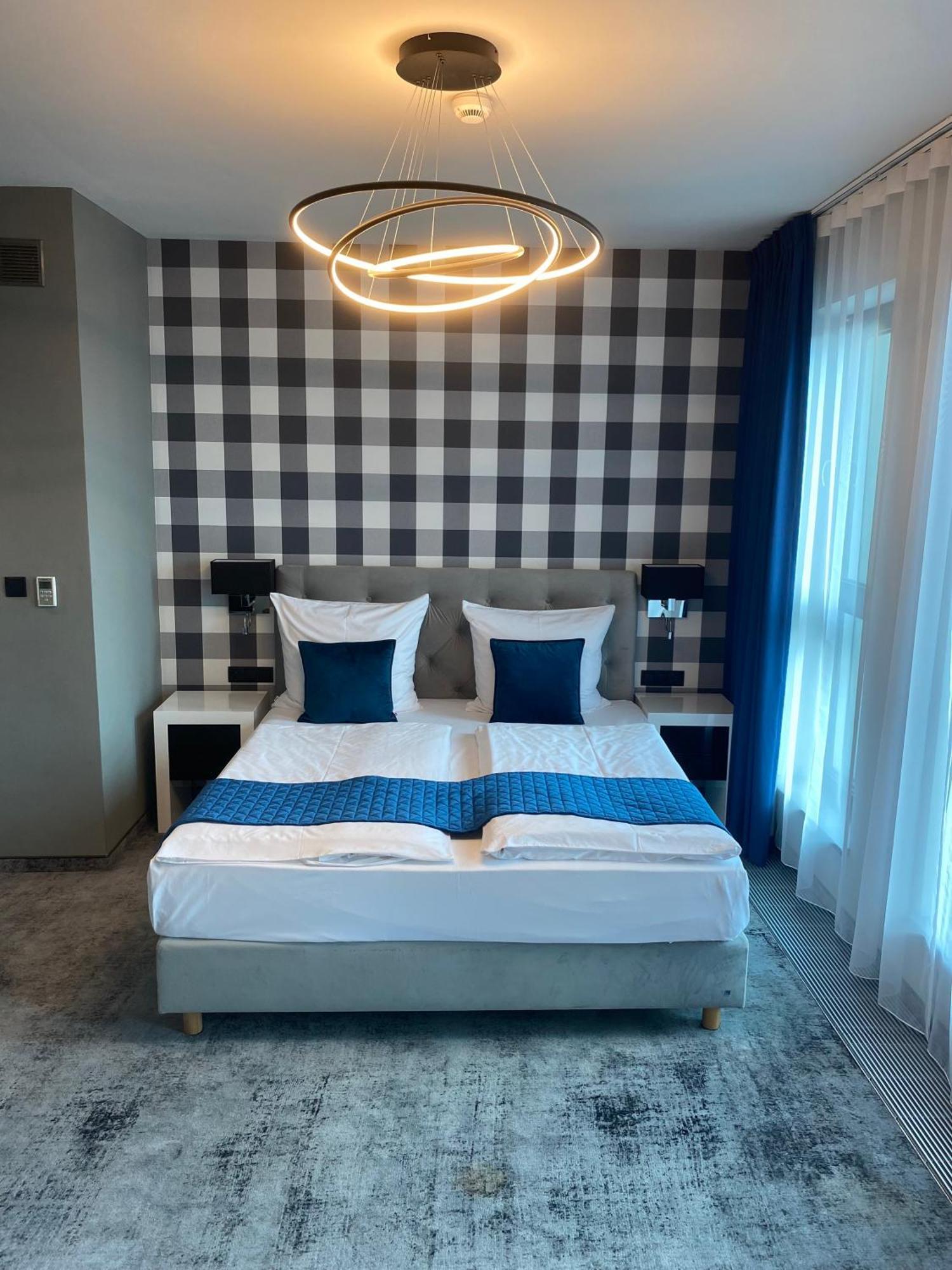 Hotel Sanova Jarosław 外观 照片