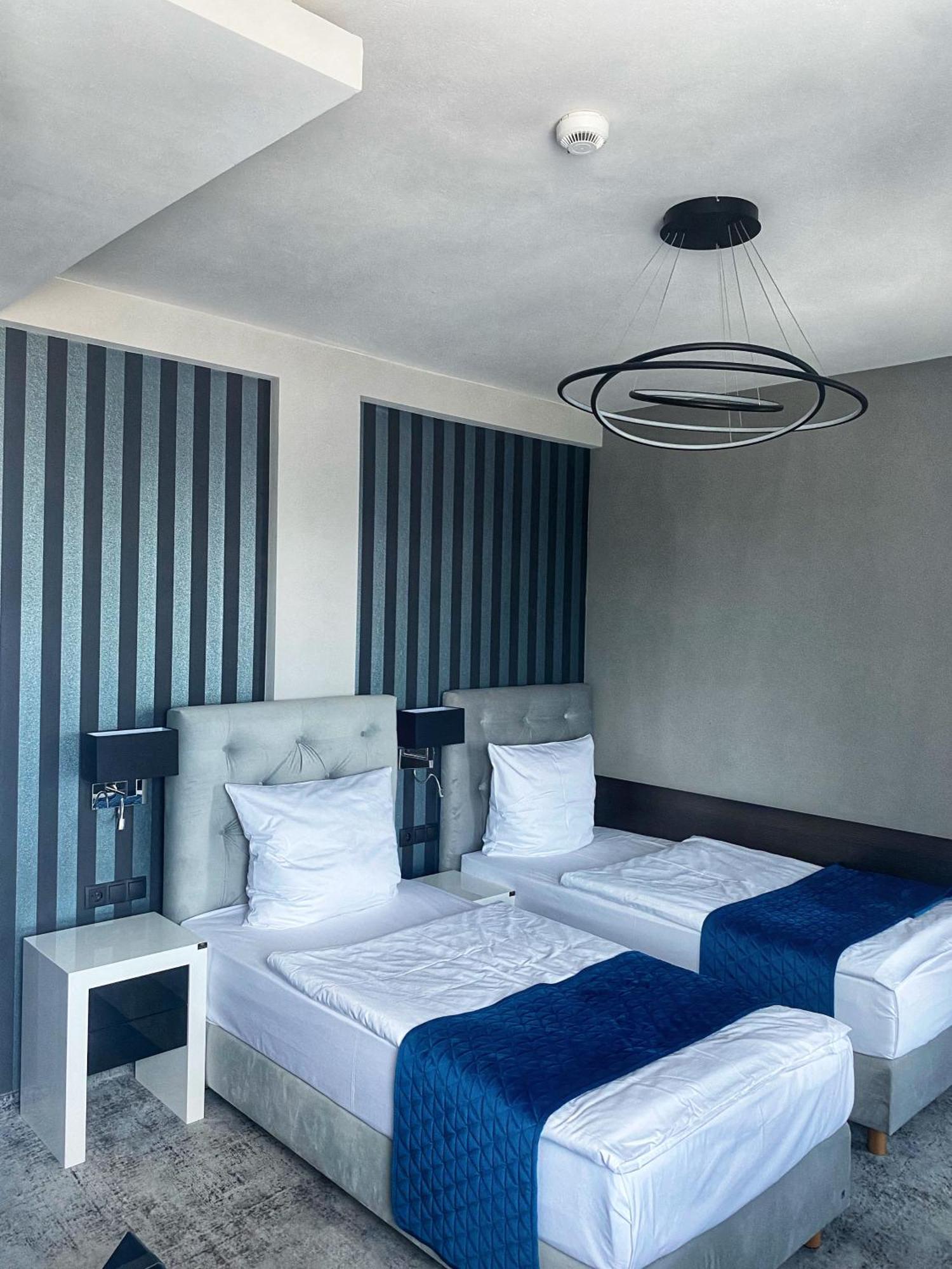 Hotel Sanova Jarosław 外观 照片